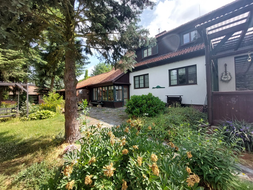 Kontrola w Fundacji Dumni z Elbląga. Prezes pokazuje posiadłość, ale dokumentów nie zdjęcie nr 287944