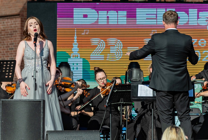 Filmowa muzyka na koniec Dni Elbląga zdjęcie nr 288404