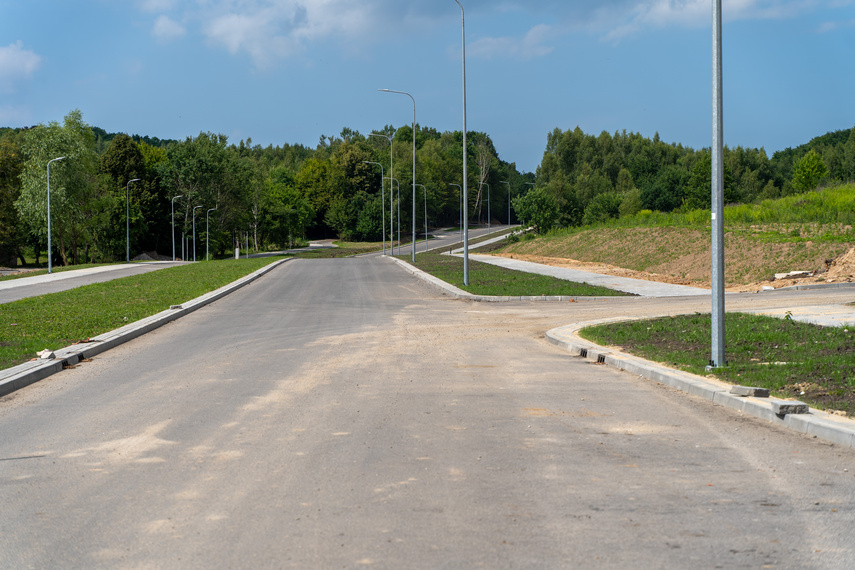 Ulica gotowa, trwają prace na rondzie zdjęcie nr 289203