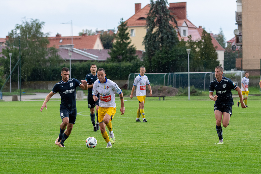 Mokra inauguracja IV ligi zdjęcie nr 290536