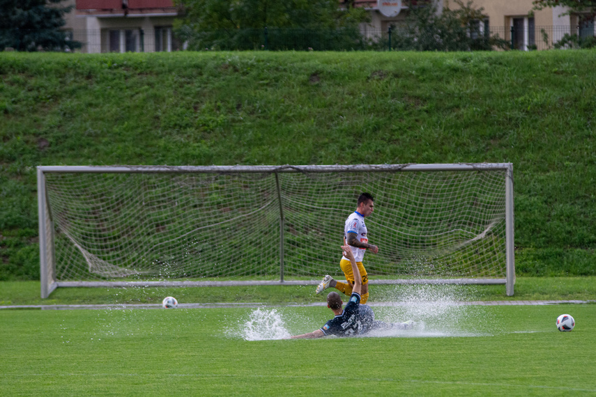 Mokra inauguracja IV ligi zdjęcie nr 290525