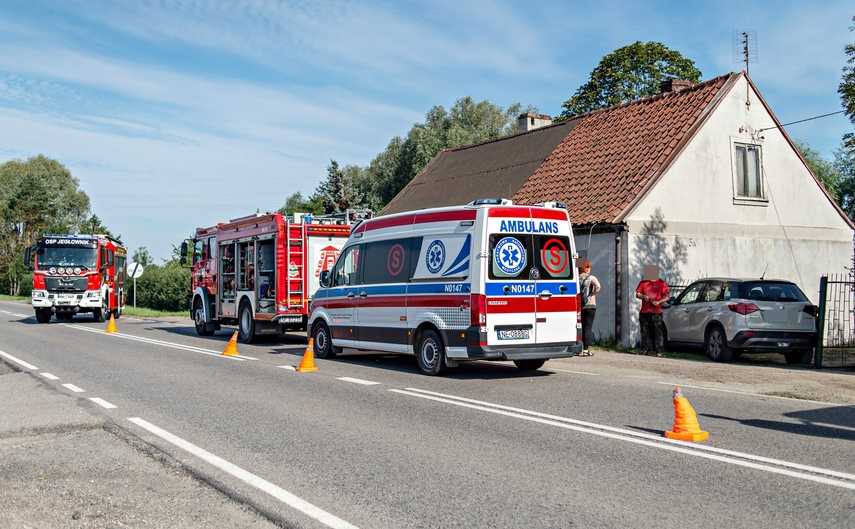Suzuki wjechał w dom zdjęcie nr 290753