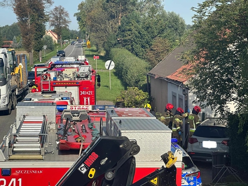 Suzuki wjechał w dom zdjęcie nr 290758