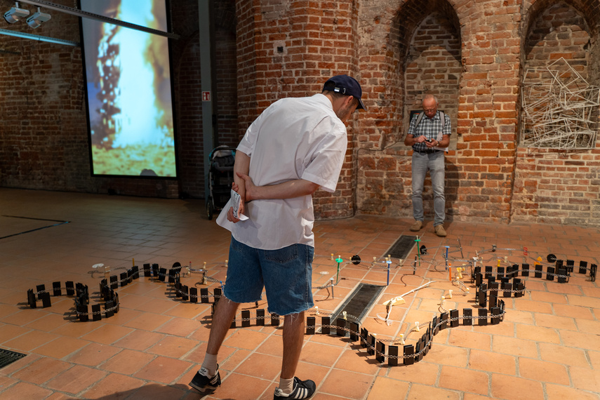 Międzynarodowo w galerii zdjęcie nr 292293