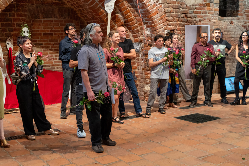 Międzynarodowo w galerii zdjęcie nr 292338