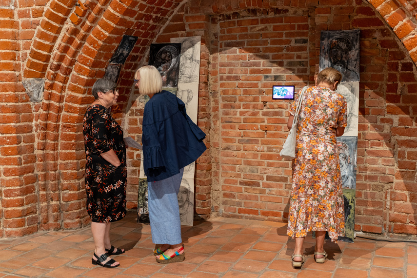 Międzynarodowo w galerii zdjęcie nr 292290