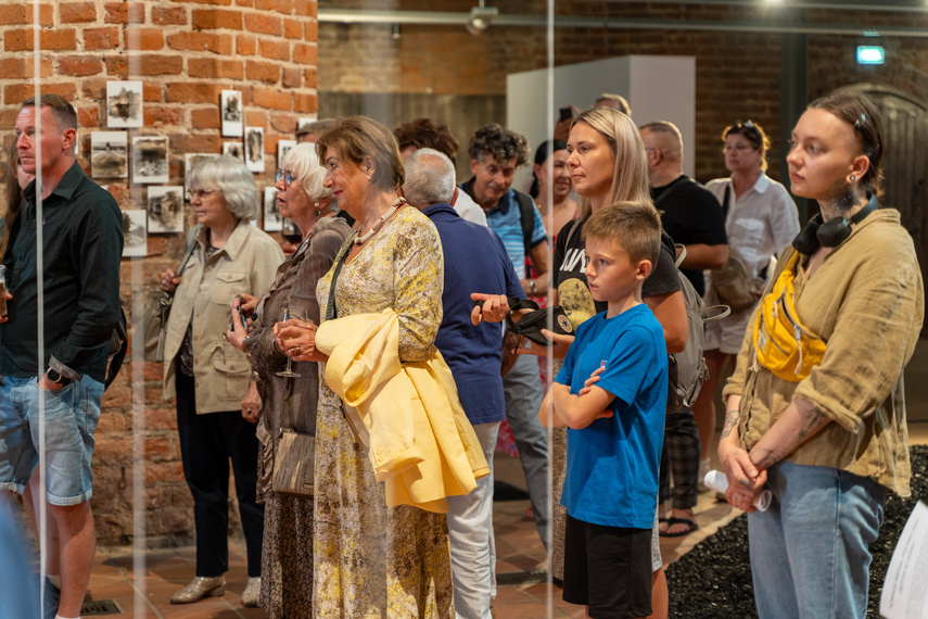 Międzynarodowo w galerii zdjęcie nr 292331