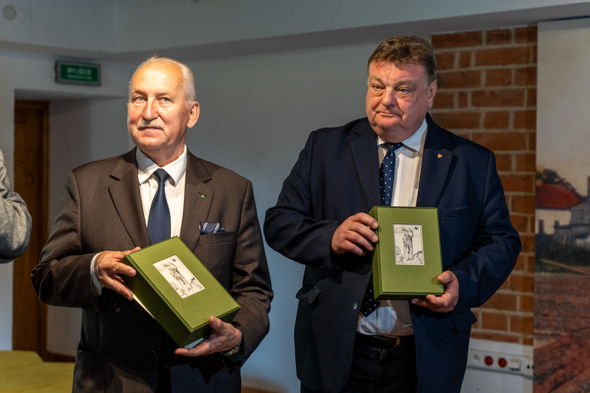 Elkamera przybliża historię Elbląga i miejskiego księgozbioru zdjęcie nr 292610