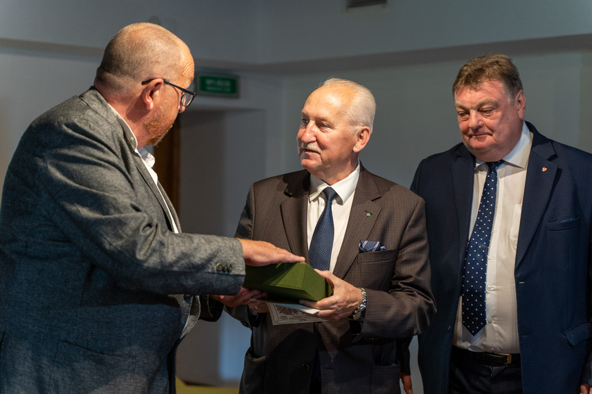 Elkamera przybliża historię Elbląga i miejskiego księgozbioru zdjęcie nr 292609