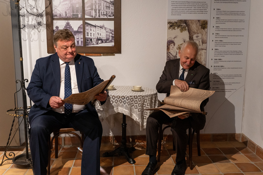 Elkamera przybliża historię Elbląga i miejskiego księgozbioru zdjęcie nr 292604