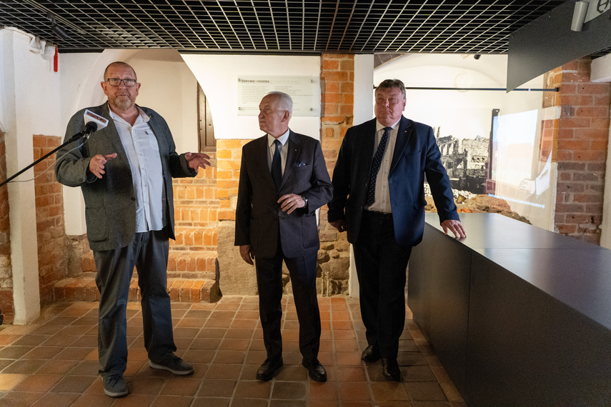 Elkamera przybliża historię Elbląga i miejskiego księgozbioru zdjęcie nr 292556