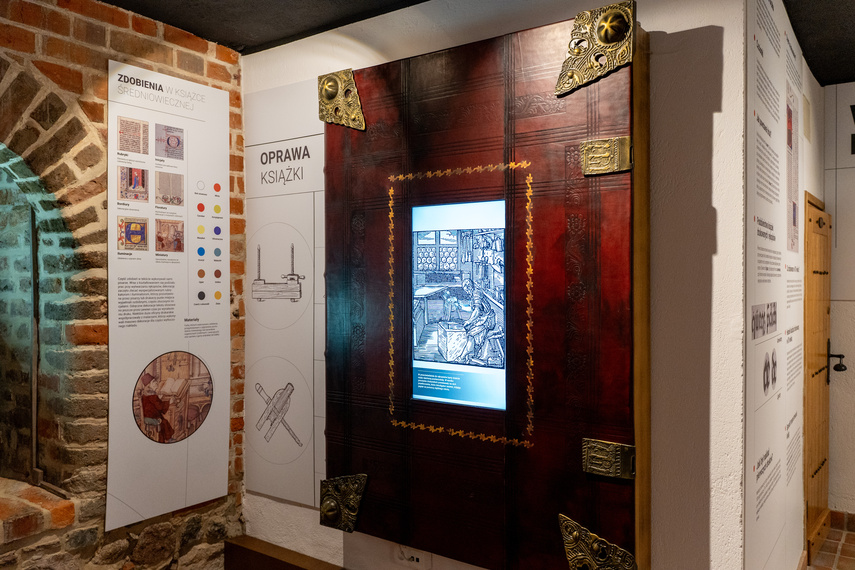 Elkamera przybliża historię Elbląga i miejskiego księgozbioru zdjęcie nr 292563