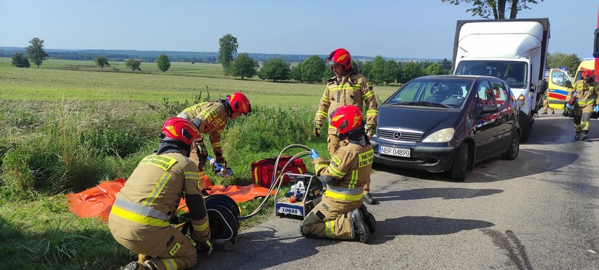 Poważny wypadek drogowy w okolicach Płoskini zdjęcie nr 292704