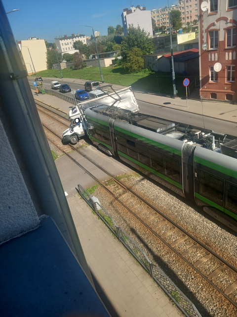Zderzył się z tramwajem zdjęcie nr 293361