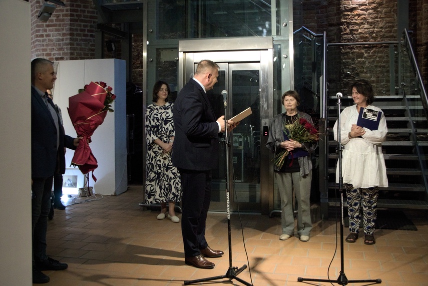 7 z 65 i róże dla Róży zdjęcie nr 293432