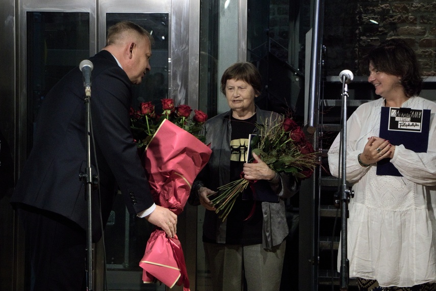 7 z 65 i róże dla Róży zdjęcie nr 293433