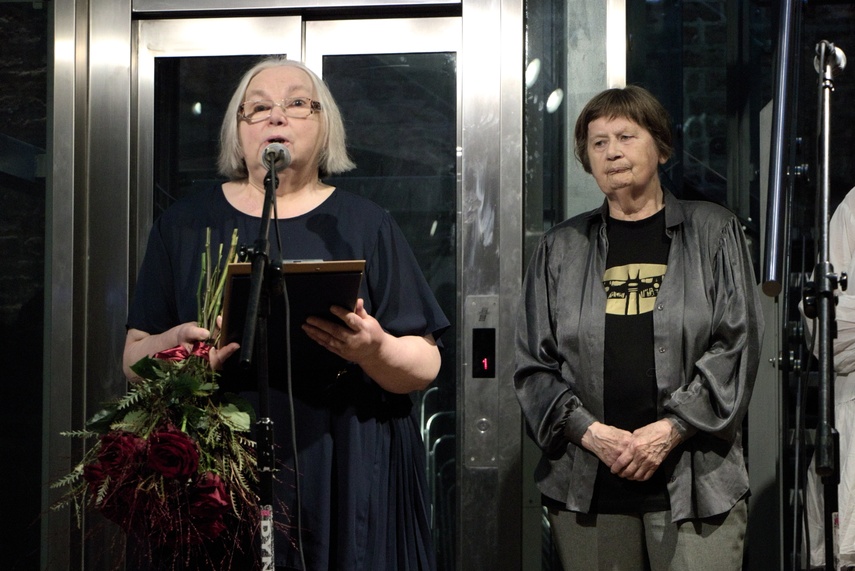 7 z 65 i róże dla Róży zdjęcie nr 293411