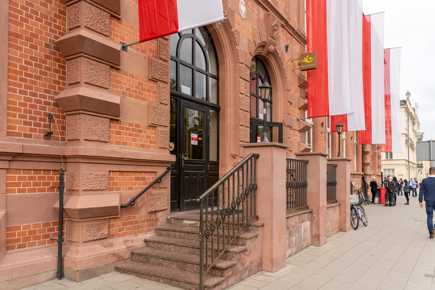 Pocztowo-fasadowo na nowo zdjęcie nr 294024