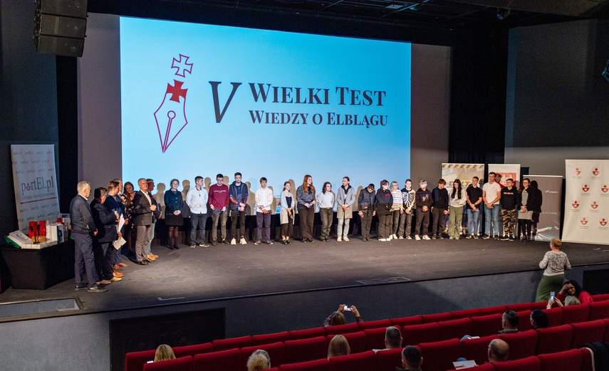 Krzysztof Borzęcki zwycięzcą V Wielkiego Testu Wiedzy o Elblągu zdjęcie nr 294639