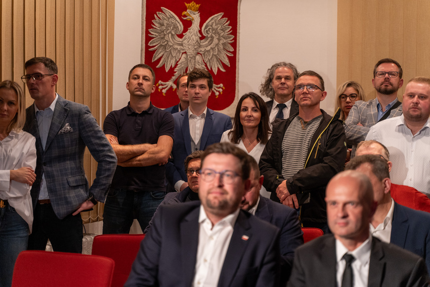 Wieczór wyborczy w PiS. „Dziękuję wszystkim, którzy poszli na wybory” zdjęcie nr 295008