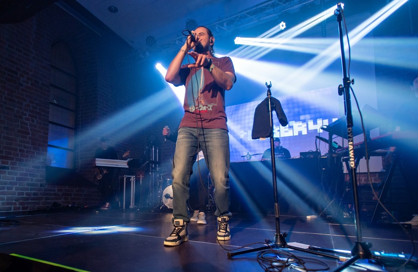 Kaliber 44. Strzał w dziesiątkę zdjęcie nr 297122