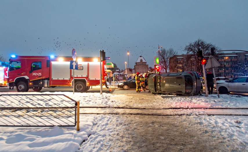Kolizja na skrzyżowaniu Pionierskiej z Dąbka zdjęcie nr 297767