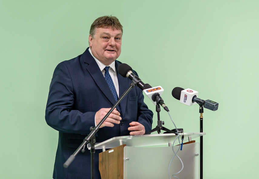 Pięć sal i pięćdziesiąt trzy miliony zdjęcie nr 298429