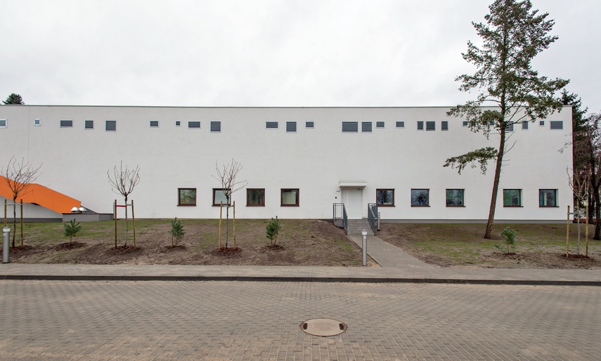 Pięć sal i pięćdziesiąt trzy miliony zdjęcie nr 298420