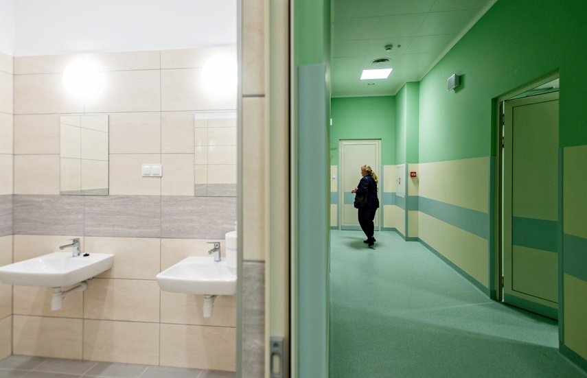 Pięć sal i pięćdziesiąt trzy miliony zdjęcie nr 298446