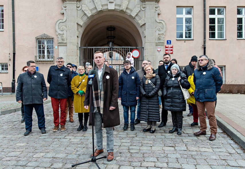 Rzecznik ogłasza swój start w wyborach na prezydenta zdjęcie nr 301232