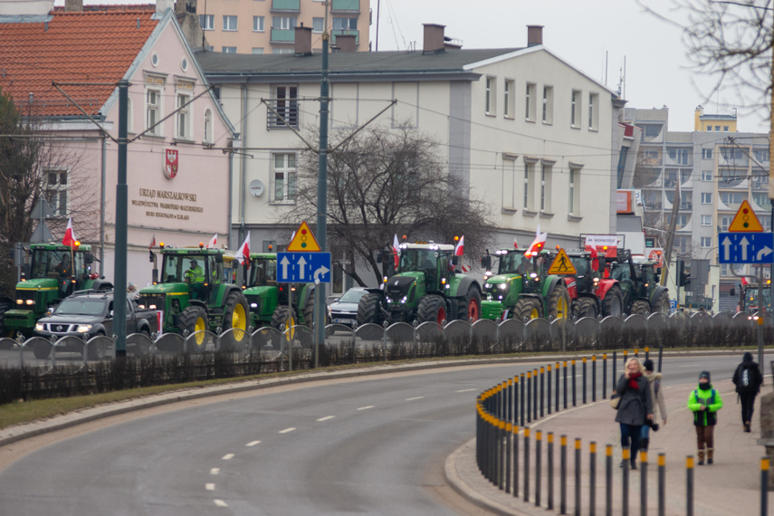 "Potrzebujemy konkretnych rozwiązań". Rolnicy protestowali na ulicach Elbląga zdjęcie nr 301615