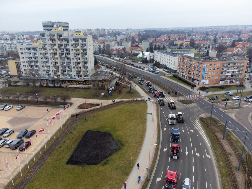 "Potrzebujemy konkretnych rozwiązań". Rolnicy protestowali na ulicach Elbląga zdjęcie nr 301595