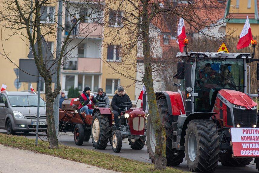 "Potrzebujemy konkretnych rozwiązań". Rolnicy protestowali na ulicach Elbląga zdjęcie nr 301563