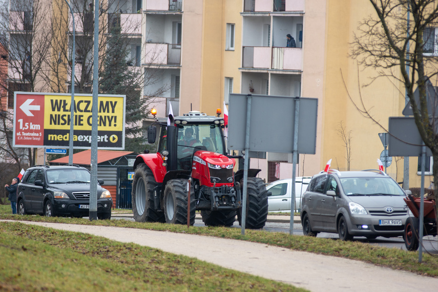 "Potrzebujemy konkretnych rozwiązań". Rolnicy protestowali na ulicach Elbląga zdjęcie nr 301562