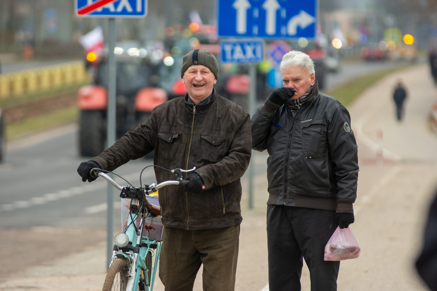 "Potrzebujemy konkretnych rozwiązań". Rolnicy protestowali na ulicach Elbląga zdjęcie nr 301571