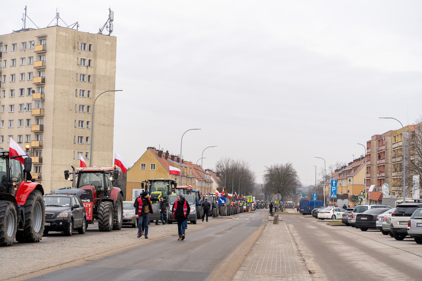 "Potrzebujemy konkretnych rozwiązań". Rolnicy protestowali na ulicach Elbląga zdjęcie nr 301560