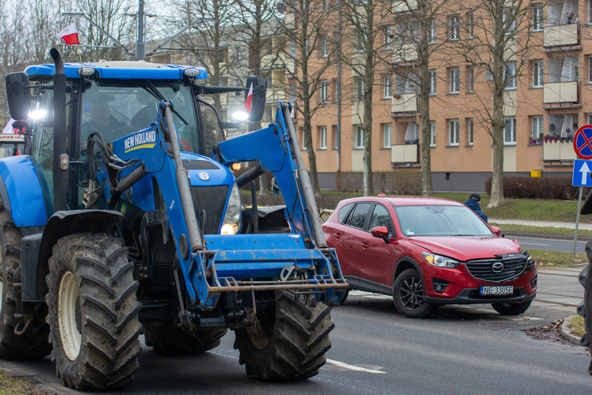 "Potrzebujemy konkretnych rozwiązań". Rolnicy protestowali na ulicach Elbląga zdjęcie nr 301577