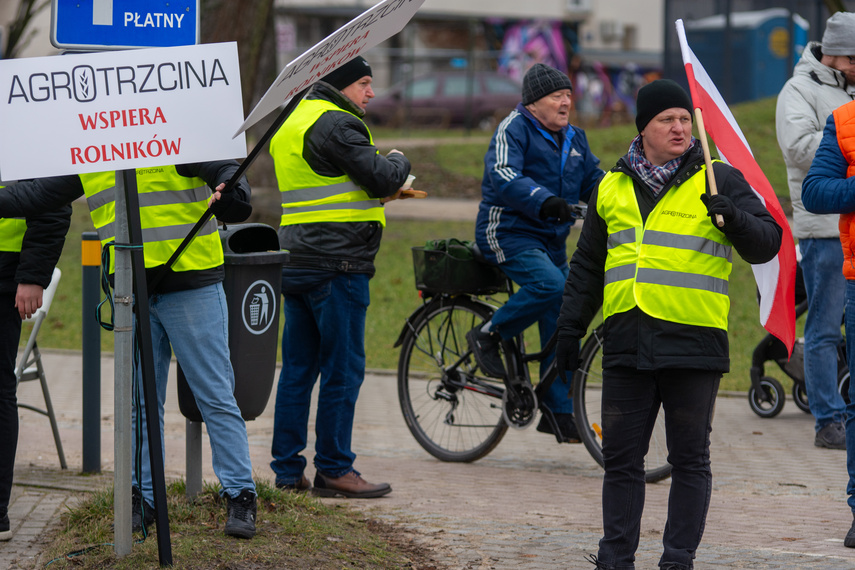 "Potrzebujemy konkretnych rozwiązań". Rolnicy protestowali na ulicach Elbląga zdjęcie nr 301614