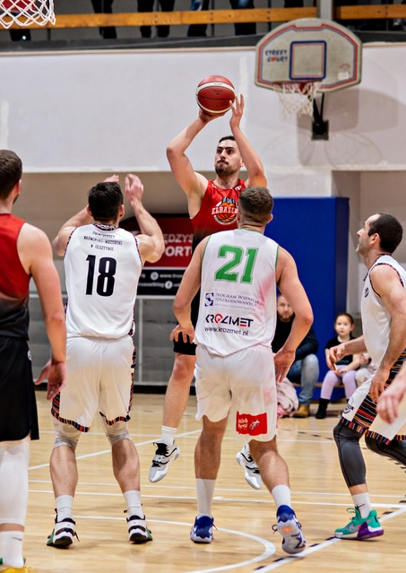 Basketball włącza turbo i odjeżdża zdjęcie nr 302386