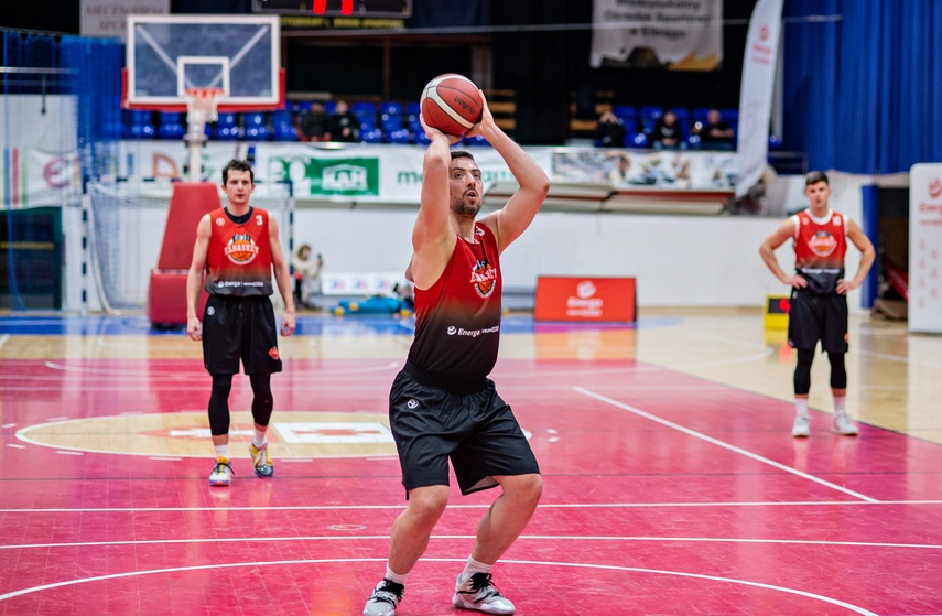 Basketball włącza turbo i odjeżdża zdjęcie nr 302390