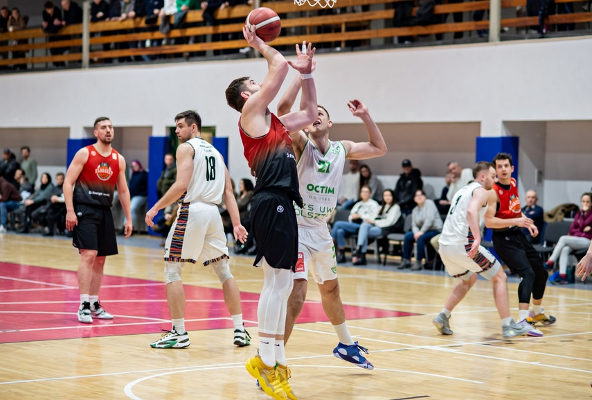 Basketball włącza turbo i odjeżdża zdjęcie nr 302403