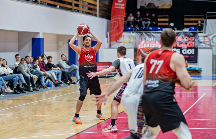 Basketball włącza turbo i odjeżdża zdjęcie nr 302376