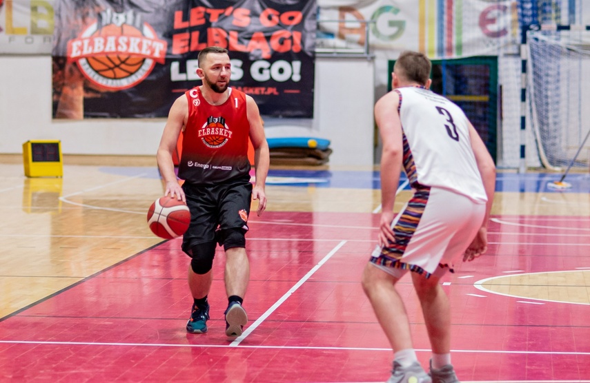 Basketball włącza turbo i odjeżdża zdjęcie nr 302380