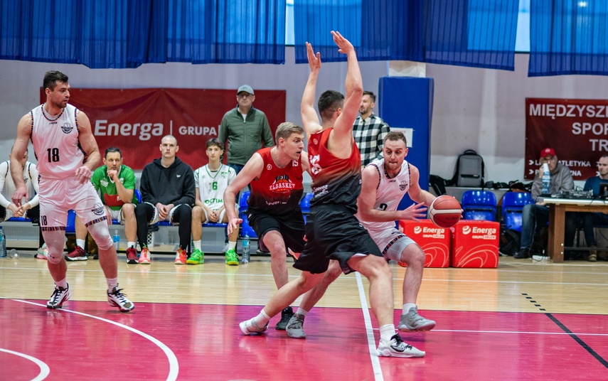 Basketball włącza turbo i odjeżdża zdjęcie nr 302356