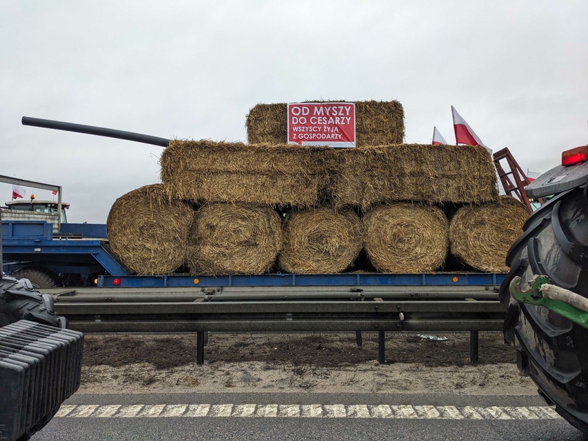 Rolnicza blokada na obwodnicy zdjęcie nr 302417