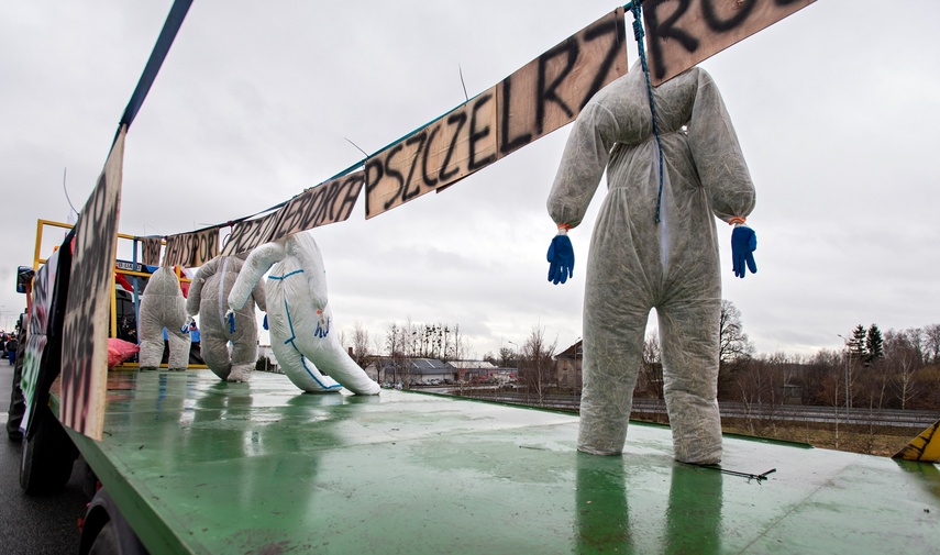 Protest rolników w Elblągu. "Sprowadzanie towarów z Ukrainy nas rujnuje" zdjęcie nr 302485