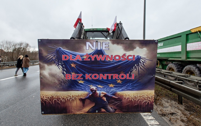 Protest rolników w Elblągu. "Sprowadzanie towarów z Ukrainy nas rujnuje" zdjęcie nr 302475