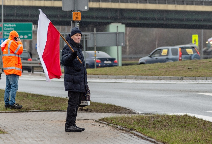 Protest rolników w Elblągu. "Sprowadzanie towarów z Ukrainy nas rujnuje" zdjęcie nr 302434