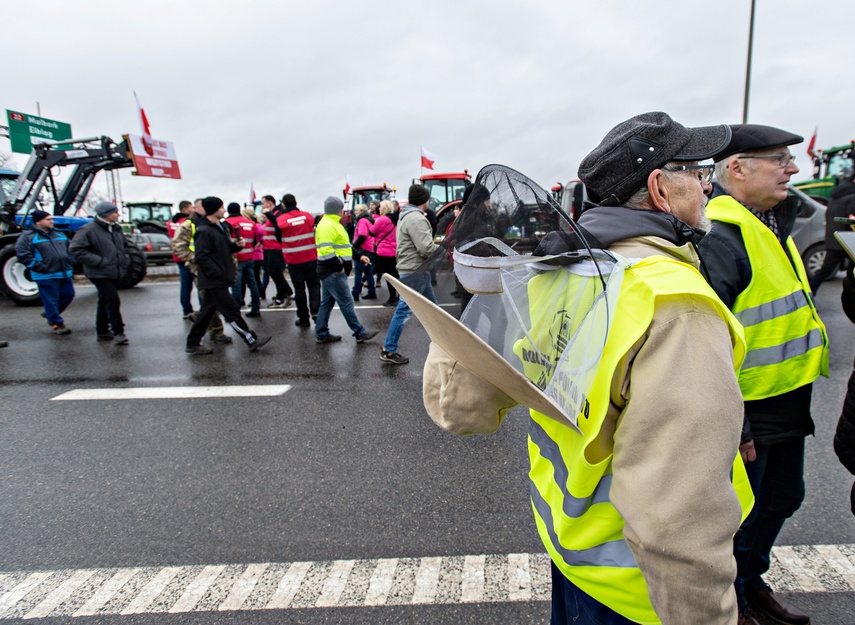 Protest rolników w Elblągu. "Sprowadzanie towarów z Ukrainy nas rujnuje" zdjęcie nr 302477