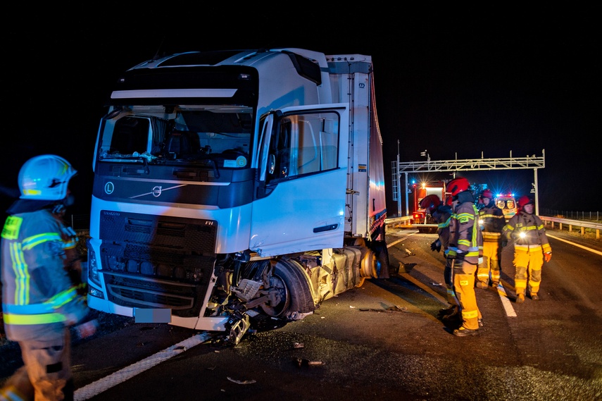 Wypadek na  drodze nr 22 zdjęcie nr 303081